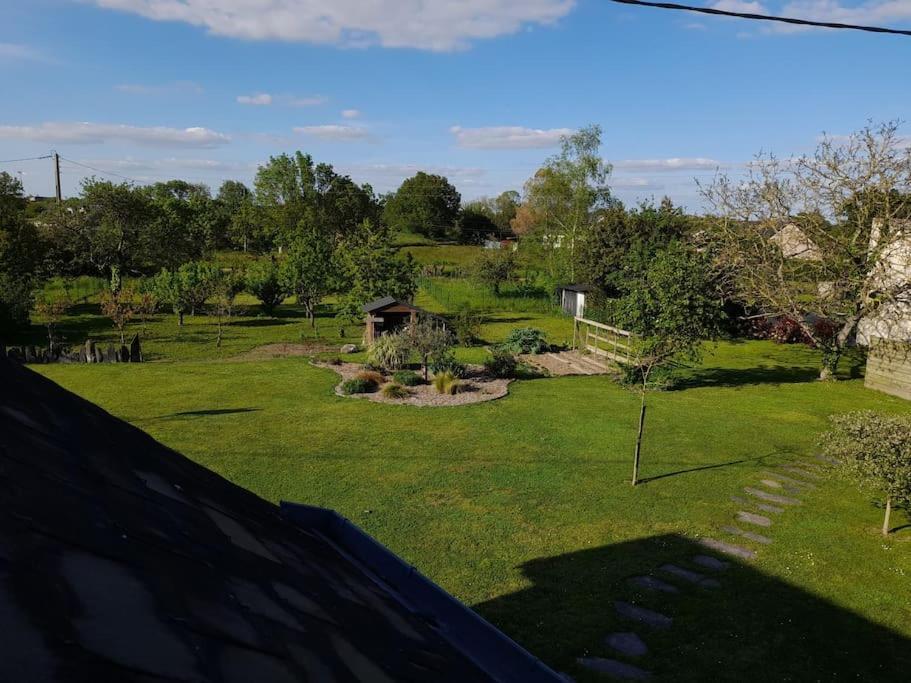 Chambre Dans Un Ecrin De Verdure Bed & Breakfast Angrie Bagian luar foto