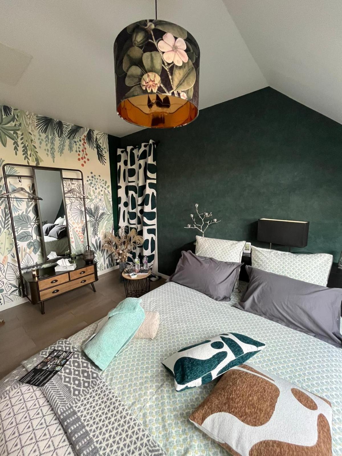 Chambre Dans Un Ecrin De Verdure Bed & Breakfast Angrie Bagian luar foto