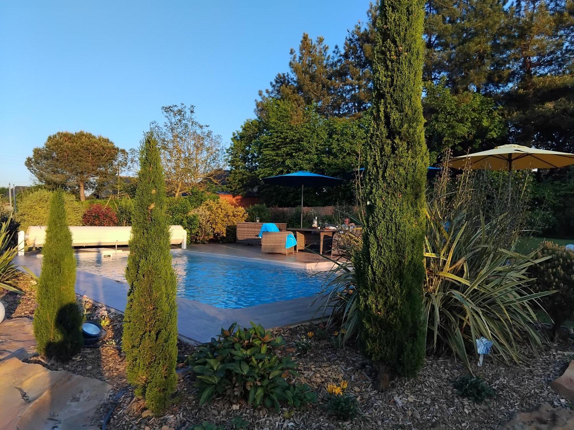 Chambre Dans Un Ecrin De Verdure Bed & Breakfast Angrie Bagian luar foto